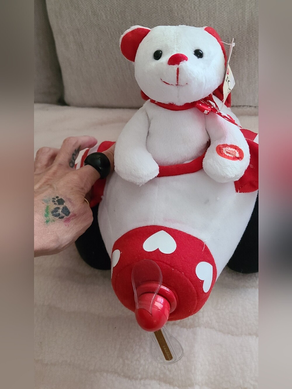 NWT VINTAGE ANIMATED/MUSICAL Plush White and Red Bear in Plane Toy